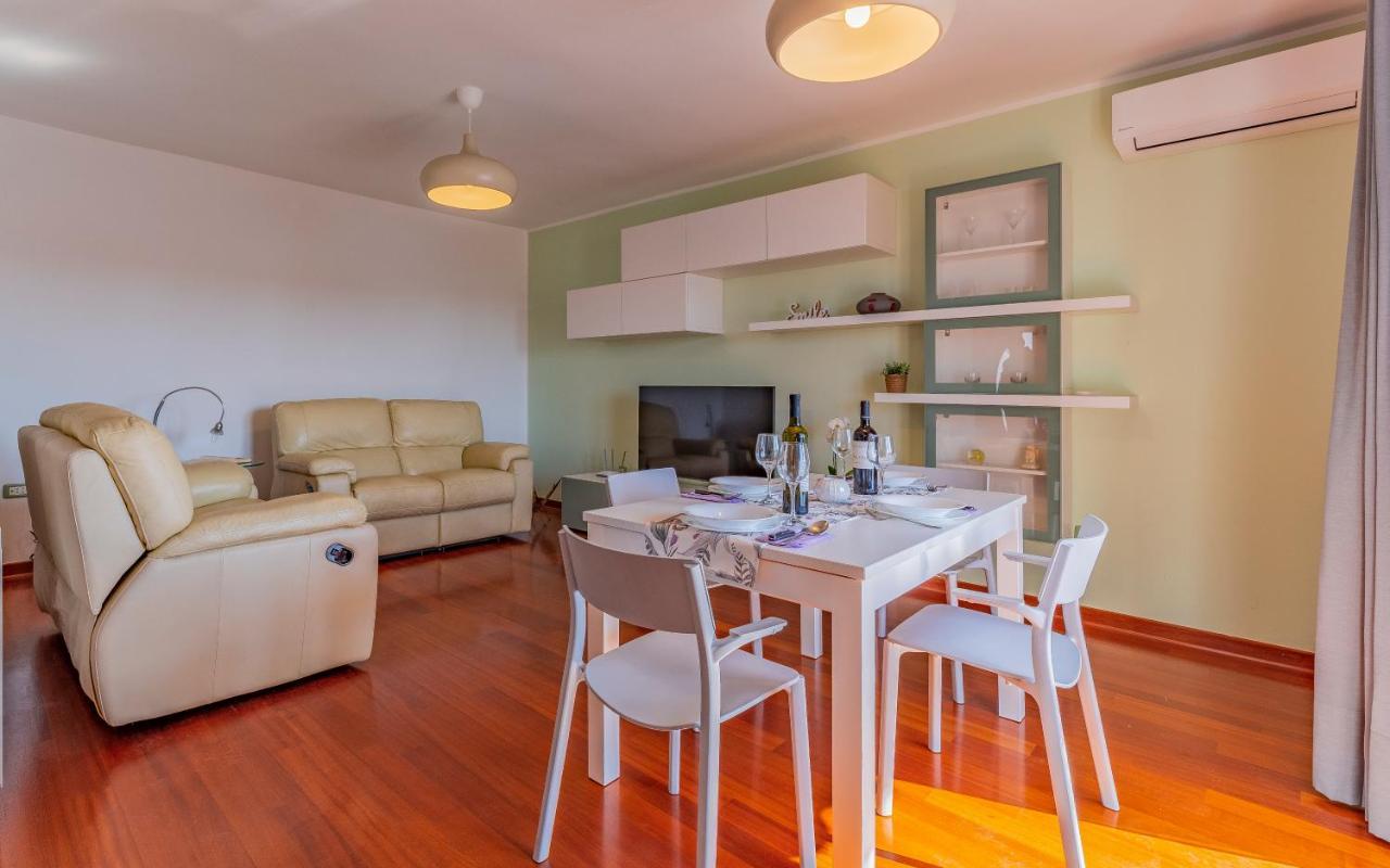 Pula, Family Friendly, Comfortable, Free Parking And Wifi * Pula