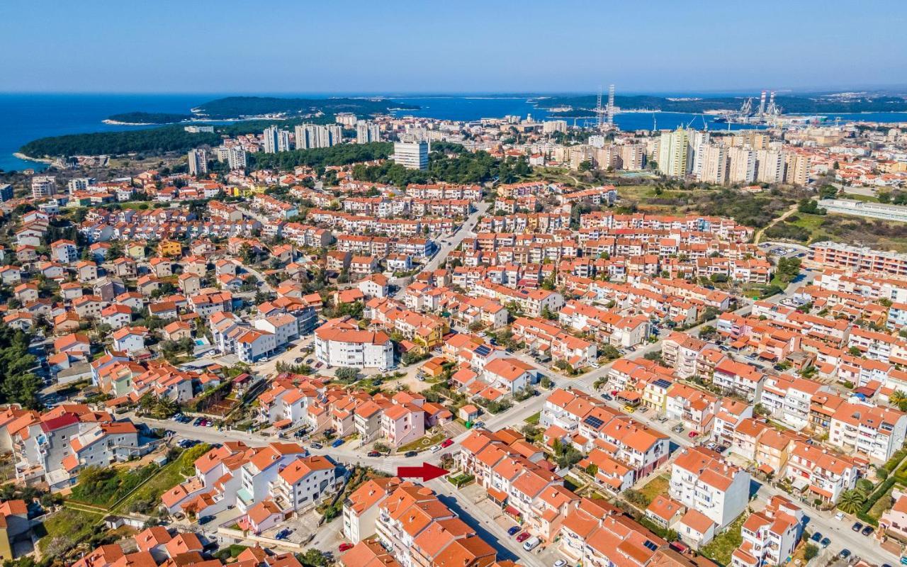 Apartmán Pula, Family Friendly, Comfortable, Free Parking And Wifi *