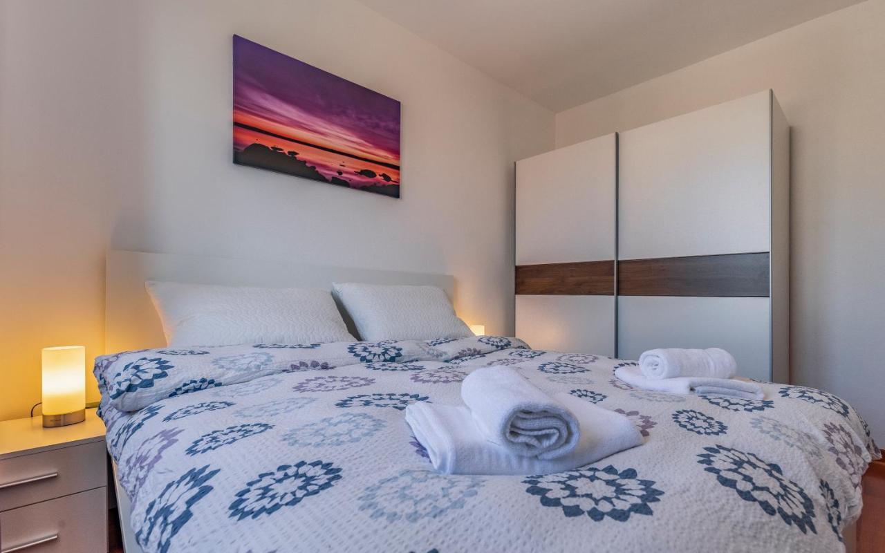 Pula, Family Friendly, Comfortable, Free Parking And Wifi * Pula