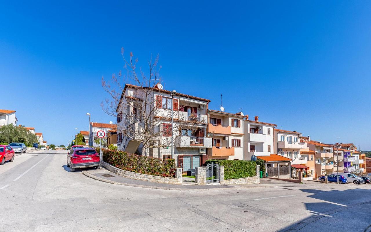 Pula, Family Friendly, Comfortable, Free Parking And Wifi *