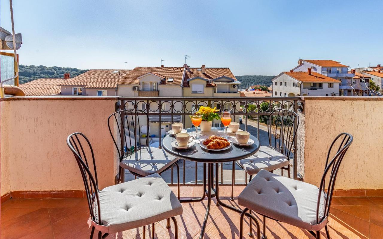 Pula, Family Friendly, Comfortable, Free Parking And Wifi Pula