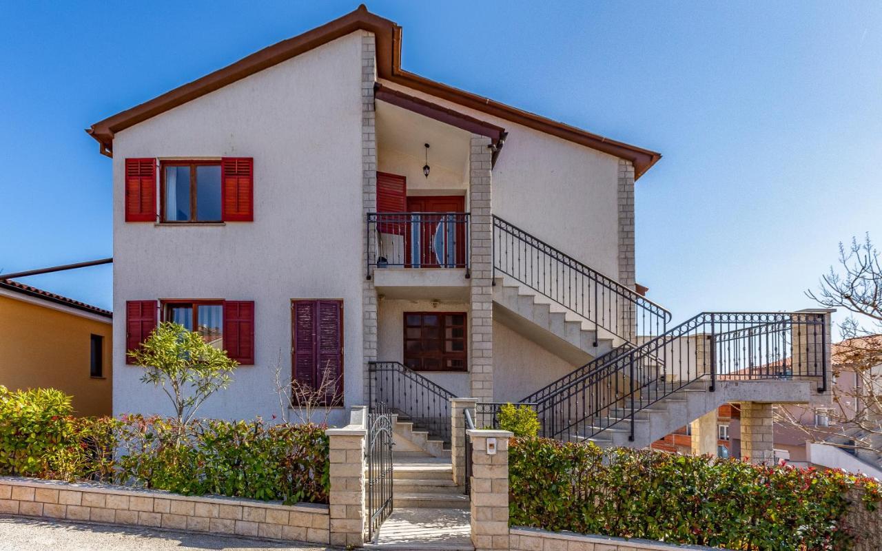 Pula, Family Friendly, Comfortable, Free Parking And Wifi Pula