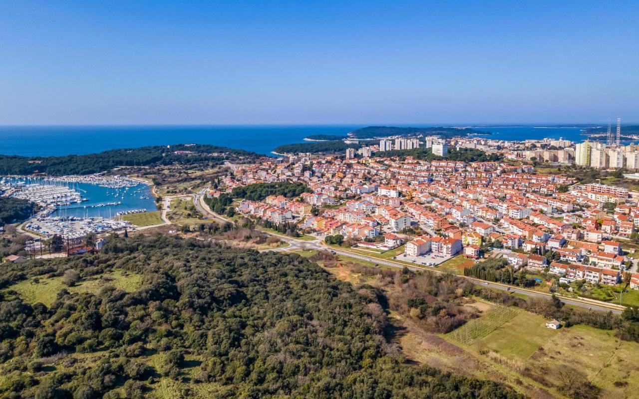 Apartment Pula, Family Friendly, Comfortable, Free Parking And Wifi Pula