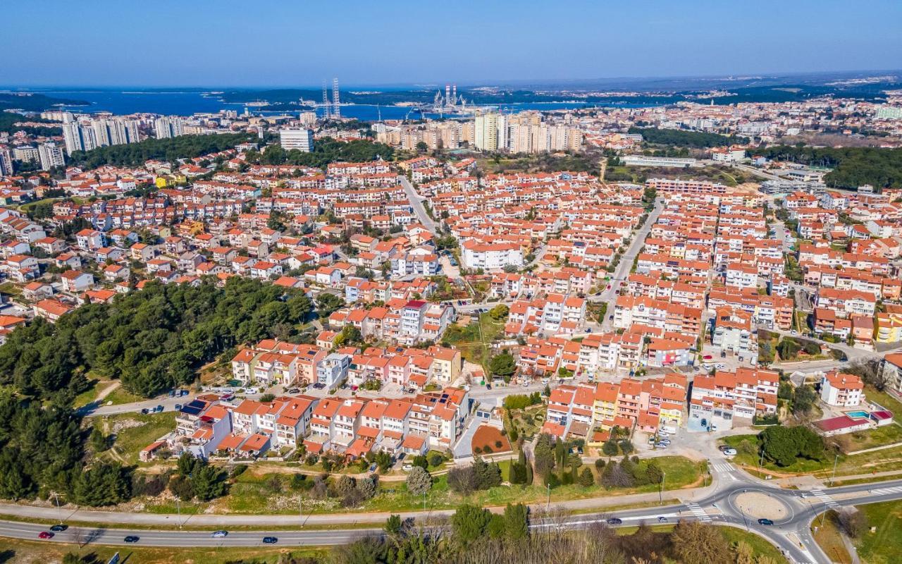 Pula, Family Friendly, Comfortable, Free Parking And Wifi Pula