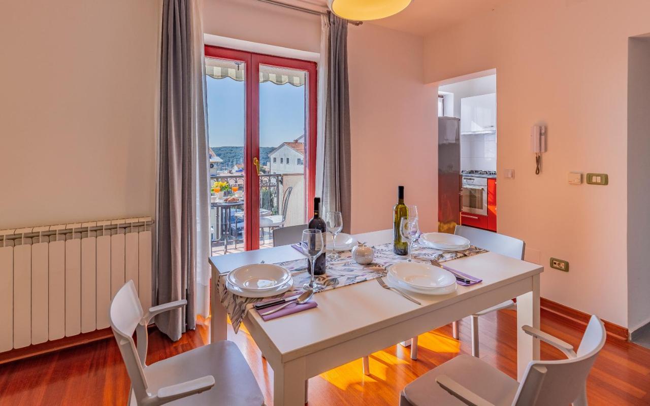 Pula, Family Friendly, Comfortable, Free Parking And Wifi *